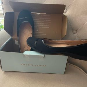 Life Stride Black Flat Shoes with Rubber Soles Size 12